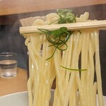 HACHI - ネギがバツグンのアクセント