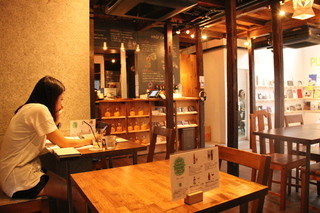 HAGI CAFE  - 友人とでも１人でののんびりできるカフェ。