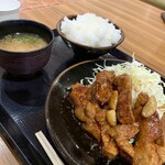 豚屋とん一 - 料理写真:とんテキ定食（並）　ニンニクも入ってスタミナ抜群(^^)