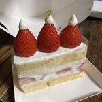 Pathisurigaruganchuwa - 苺のショートケーキ　1,250円