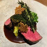 ドゥ・クルール - 島根県産鹿肉のロースト　シナモンやスパイスの効いたクッキー添え