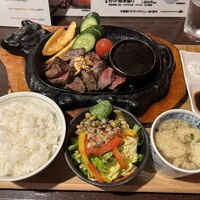 馬刺しと焼き鳥 グルマン三年坂 - 
