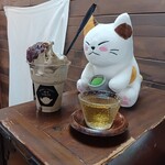 森一芳園 - 店内飲食スペシャルサービスのミニほうじ茶を添えての、スリーショット。(*≧з≦)