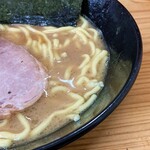 Ramen Yuukiya - マイルドで甘みも感じられる豚骨スープ。