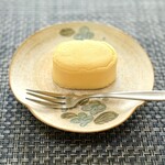 パティスリー　プティ メルヴィーユ - 料理写真:メルチーズ  プレーン