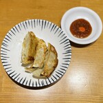 Taishuu Shokudou Tengudai Ho-Ru - 薄皮焼き餃子３個 ¥154-