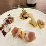 enoteca miyaji - 冷前菜盛り合わせ

ブッラーダ、生ハム、いちご
ポレンタにたらのペースト
丹波黒鶏南蛮漬け
水タコカルパッチョ　マスタードが効いてます
