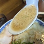 純とんこつ無双 - コク深く癖になるスープ