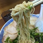 純とんこつ無双 - ここで使っている麺は大砲ラーメンの麺に似てると思うのは僕だけ？