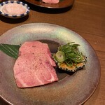 炭火焼肉 神楽坂 牛ます - 