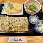 乙蕎麦 - 料理写真:せいろ　800円　+　天ぷら　400円　+　週替わり海鮮炊込飯　200円