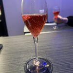 お酒とパフェ Kakiversary - いちごのスパークリングワイン