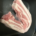 マンノ精肉店 - 国産豚バラブロック