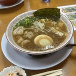 駅ラーメン 華 - 料理写真: