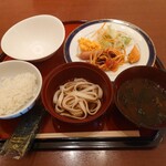 ながしま荘 - きしめんがありました。お味噌汁は赤味噌。