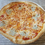 フィーヌレーブ - ４種類のピザ