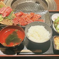 肉匠 牛虎 西中島店 - 
