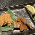 Sadogashima He Watare - ふぐの身と卵巣の粕漬の炙り
