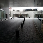 アクアヴィット - レクサスのビルの奥手にあります。