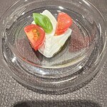 Kumazawa - 自家製チーズとトマト