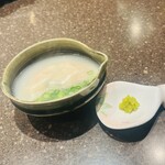 博多小皿鉄板 べっぴんしゃん - 博多の1口炊き餃子