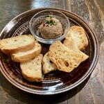 blanc cotta - レバパテ(メルバ付)(600円)