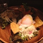 ひばりBAR No.7 - タパスの3種盛り合わせ。
5種類から選択できます。大根のサラダとポテサラ、ワカサギの南蛮漬け。