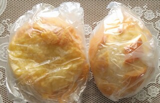 リンデ - 2種類のパン買いました。