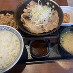 吉野家 - W定食(牛皿・鉄板牛カルビ定食) 唐揚げトッピング