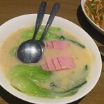 Houmei kaku - 広東料理系、クリーム煮美味しいがハムが残念