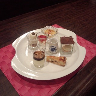 トラットリア イル デルフィーノ_1