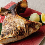 Salt-grilled yellowtail fish