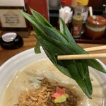 Memba Tado Koro Shouten - 「西京味噌ラーメン」　ネギ