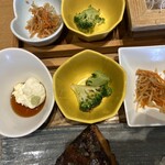 Washoku Sake En - おばんざい　きんぴらごぼう、ブロッコリー、胡麻豆腐