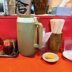 珉亭 - カウンター卓上