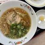 餃子の王将 - 醤油ラーメンとおろしニンニク