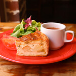 APPLE QUICHE PLATE ②「スモークサーモン&クリームチーズ」 