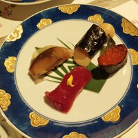 一㐂 - 平貝、鯖、漬けまぐろ、イクラ