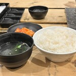 Shichirin Yakiniku Anan - ライス、スープ、カクテキ