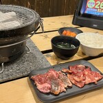 Shichirin Yakiniku Anan - カルビ・ハラミ定食1078円