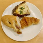 ブーランジェリ･エ･カフェ　オブジェ - ツナポテト♡プチクロワッサン♡チーズとベーコンのフランス♡