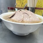 ラーメンショップ - 横顔。青磁器の丼じゃないのが、逆に新鮮かも！？