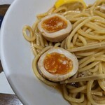 ゴールデンタイガー - 味玉断面　　　ねっとりゼリー状で味わい良く旨し！