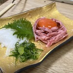 焼肉たまき - 黒毛和牛炙りユッケ風（1,150円）