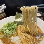 ぎんや - 魚介豚骨に極細ストレート麺