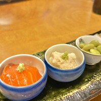 蕎麦おさめ - 前菜5点盛り　サーモンの塩麹漬　生湯葉刺身　青大豆