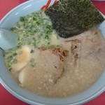 ラーメン山岡家 - プレミアム豚骨ラーメン