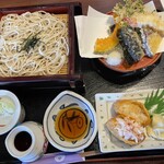 Tenryuu Soba Shoufuuan - お昼のかにごま稲荷天ざる膳　980円税別