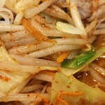 蒙古タンメン中本 - 野菜アップ