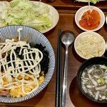 MICHIN GOGI - スパムマヨ丼定食